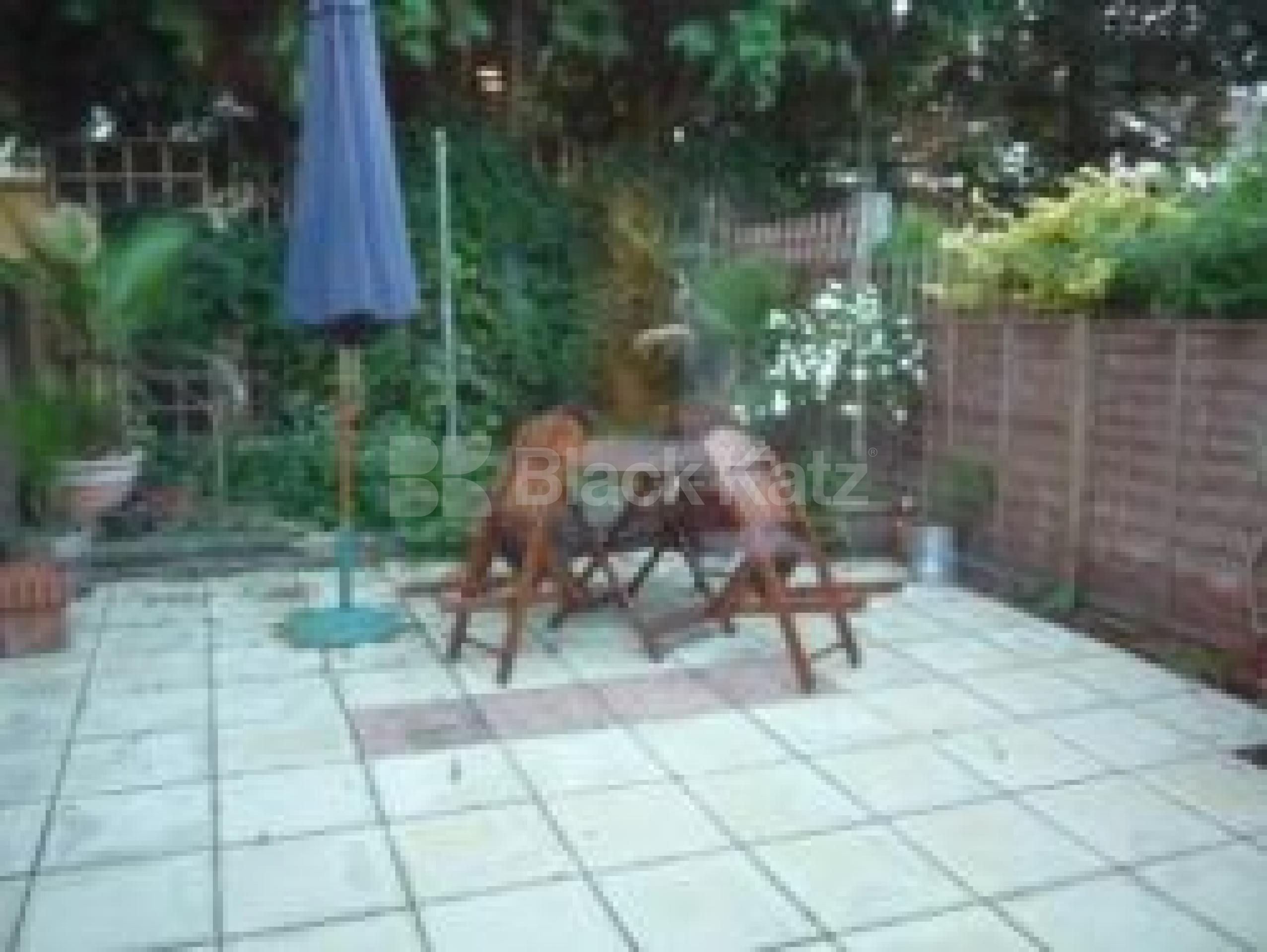 			2 Bedroom, 1 bath, 1 reception Flat			 Brackenbury Road, EAST FINCHLEY N2 N2